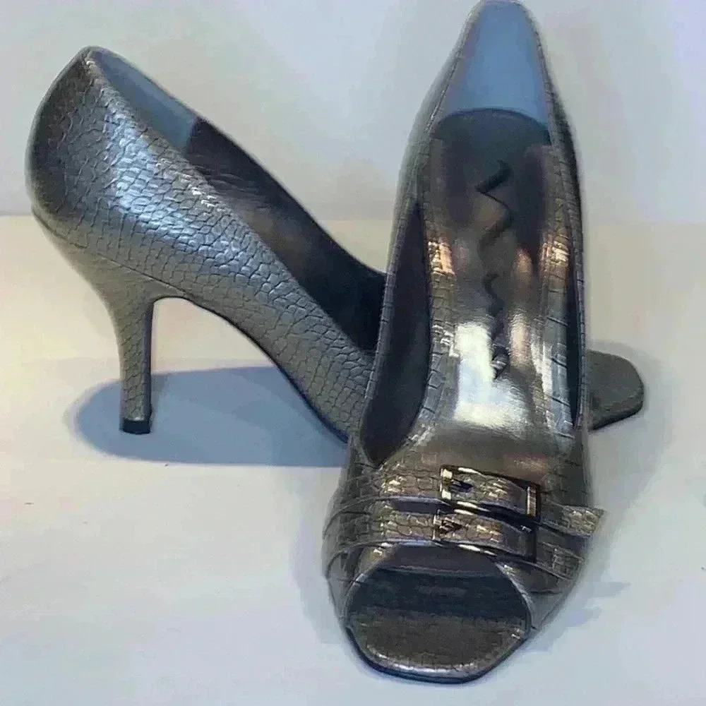 Nina textured grey heels